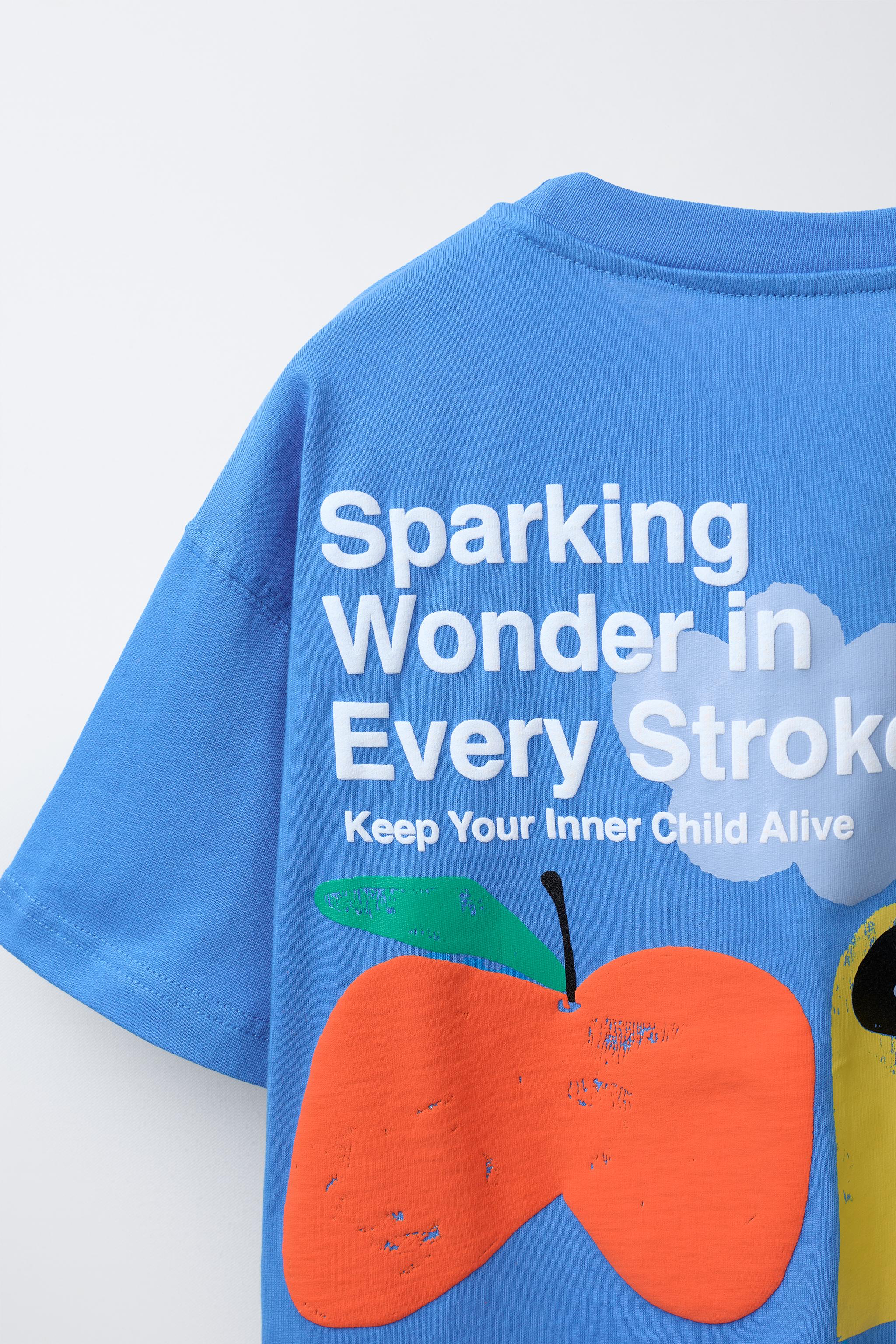 T-SHIRT À POMME EN RELIEF